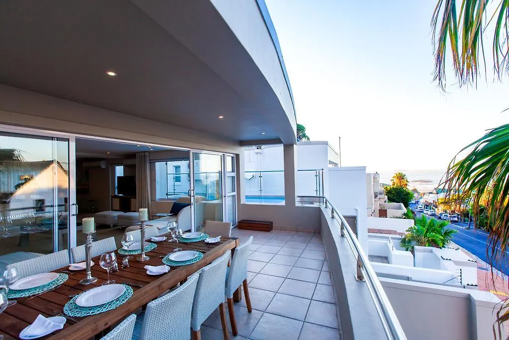 Villa On Slopes Of Geneva Drive South Africa